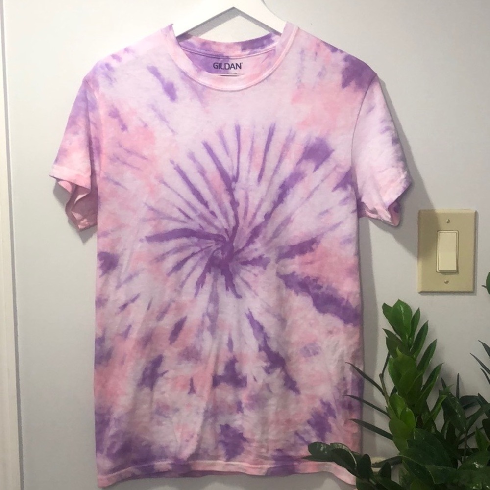 Gildan Adult Custom-Made CrewNeck T-Shirt